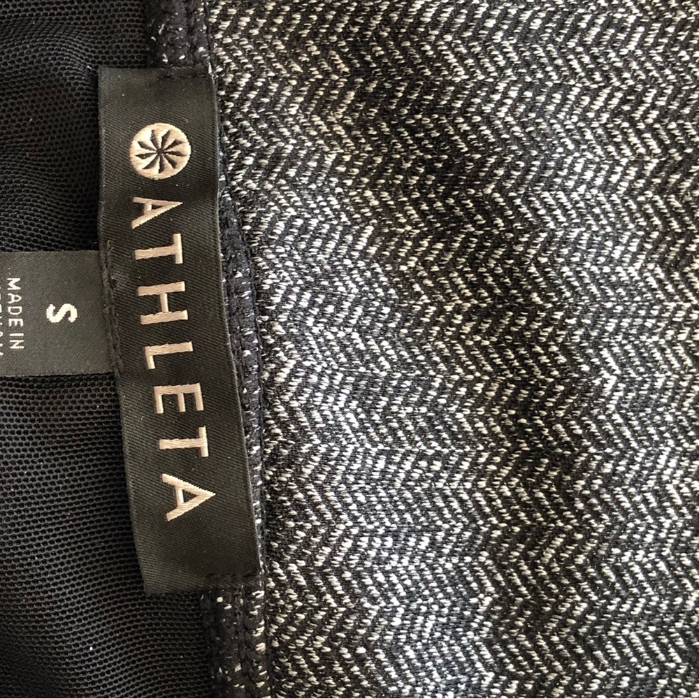 Athleta pull on pants size small - Picture 2 of 4